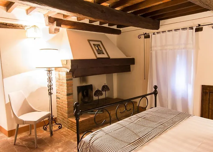 Borgo Solamore Готель *